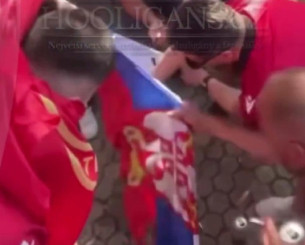 Μυρίζει μπαρούτι στα Τίρανα: Αλβανοί οπαδοί έσκισαν σημαία της Σερβίας (video)