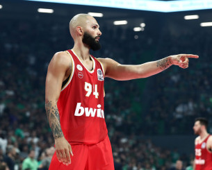 Η προηγούμενη φορά που παίκτης τιμωρήθηκε με αποκλεισμό για ανάρμοστη συμπεριφορά προς την εξέδρα