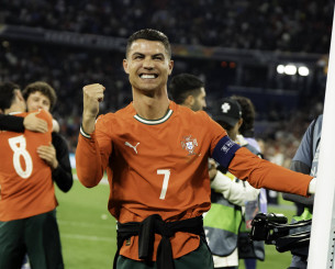 Πέρα από τα όρια του χρόνου