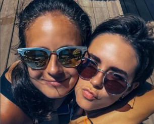 Η Κασάτκινα ανακοίνωσε τον αρραβώνα με την σύντροφό της