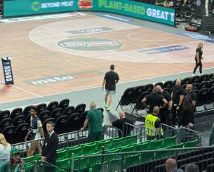 Εικόνες από το ΟΑΚΑ: Δεν τοποθετήθηκε η καρέκλα του Δημήτρη Γιαννακόπουλου στα court seats