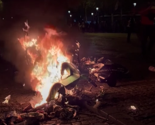Αυτοκίνητο έπεσε πάνω σε πλήθος και τραυμάτισε τέσσερις οπαδούς της Παρί