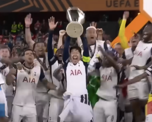 Πάνω από 30.000 ευρώ έχει φτάσει φανέλα του Σον από τον τελικό του Europa League... δίχως να την έχει φορέσει