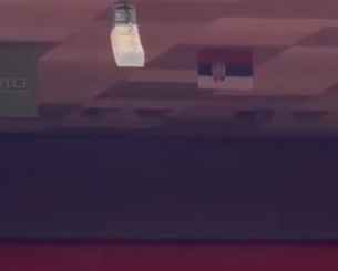 Μια... μικροσκοπική σημαία της Σερβίας τοποθέτησαν οι Αλβανοί στο γήπεδο τους