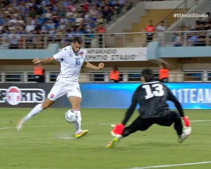 Από θέση οφσάιντ ο Χάντσκο το 1-1 για τη Σλοβακία (video)