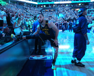 Τα «αδύναμα σημεία» της Under Armour και η σούπερ σταρ που ήθελε ο Κάρι στο πλευρό του