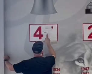 Ο Ολυμπιακός ανανέωσε τον τοίχο των τροπαίων στο προπονητικό κέντρο (video)