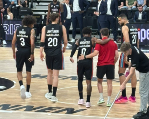 Χτύπησε ο Σορτς: Στιγμιαία αγωνία σε Παρίσι και Αθήνα, επέστρεψε άμεσα στον αγώνα