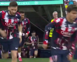 Η είσοδος των ποδοσφαιριστών της Παρί στον αγωνιστικό χώρο (video)