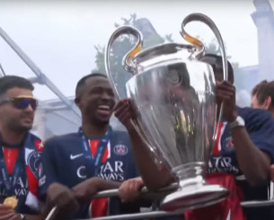 Live streaming η παρέλαση της πρωταθλήτριας Ευρώπης Παρί Σεν Ζερμέν!