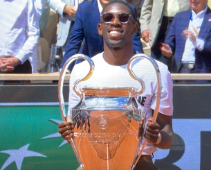 O Ντεμπελέ το σήκωσε και στο... Ρολάν Γκαρός (video)