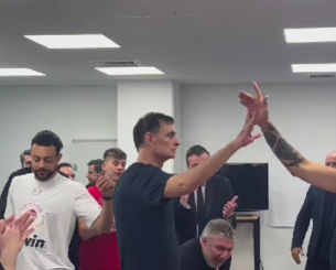 Η ομιλία του Μπαρτζώκα στο ΟΑΚΑ μετά τη νίκη: «Κανένας πανηγυρισμός, πετύχαμε κάτι σπουδαίο εδώ μέσα - Την Κυριακή έχουμε ακόμη ένα ματς»(video)