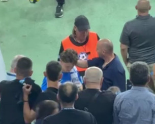 Η αγκαλιά του Καρέτσα με τους γονείς του στο φινάλε της αναμέτρησης (videos)