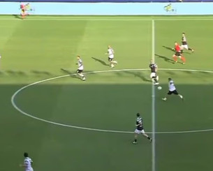 Η τέχνη δεν ξεχνιέται: Ο 47χρονος Τότι σκόραρε με λόμπα από το κέντρο κι αποθεώθηκε (video)