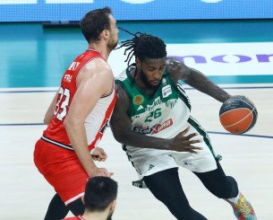 Ψηλοί για όλα τα γούστα: Τι υπάρχει στην αγορά για Ολυμπιακό-Παναθηναϊκό