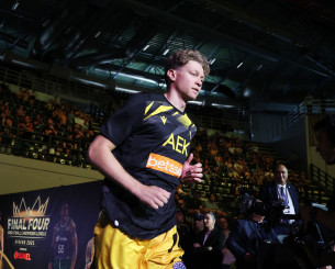 Το γεμάτο καλοκαίρι του Κουζμίνσκας με φόντο την προετοιμασία της ΑΕΚ