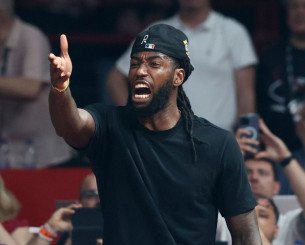 Ο Ολυμπιακός κατήγγειλε τον Λεσόρ για τη χειρονομία στη φυσούνα (video)