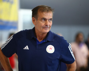 Παραμένει στο «τιμόνι» του Ολυμπιακού ο Τριλίνι