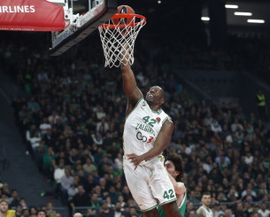 Ο Ντάνστον δεν κάνει σκέψεις αποχώρησης: «Νιώθω ότι έχω πράγματα να δώσω»