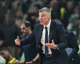 Εύκολη νίκη για τη Φενέρμπαχτσε και 1-0 στους τελικούς εναντίον της Μπεσίκτας