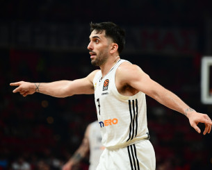 40' μακριά από τον τίτλο η Ρεάλ - «Λύγισε» ξανά στα τελευταία λεπτά η Βαλένθια