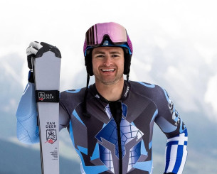 AJ Ginnis: Ποιος είναι ο σκιέρ που επιλέχθηκε ως πρώτος λαμπαδηδρόμος για το Μιλάνο-Κορτίνα 2026