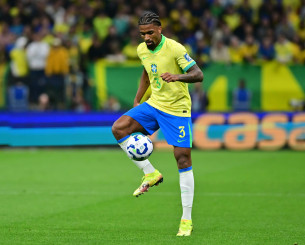 Κάποτε μάζευε σκουπίδια, σήμερα παίζει στην εθνική ομάδα της Βραζιλίας