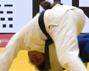 Σκληρές εικόνες: Τζουντόκα έχασε τις αισθήσεις της μετά από λαβή στραγγαλισμού