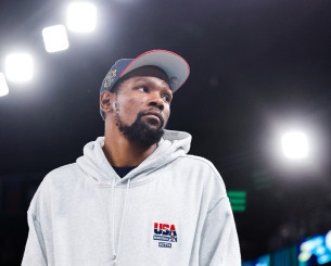 Η εμπλοκή του Κέβιν Ντουράντ με την Παρί Σεν Ζερμέν: Νέα συνεργασία με πολυτελή δερμάτινα προϊόντα