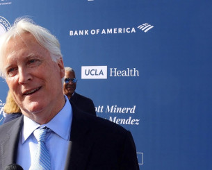 Μαρκ Γουόλτερ: Ποιος είναι ο νέος ιδιοκτήτης των Λέικερς