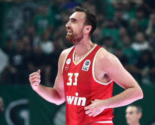 «Ζυγίζει» τα δεδομένα ο Μιλουτίνοφ - Πότε δίνει την τελική του απάντηση στον Παναθηναϊκό