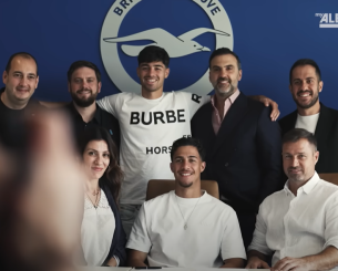 Μπαμπάς, μαμά, αδερφός: Η υπέροχη οικογενειακή φωτογραφία του Κωστούλα και η ατάκα για τον πατέρα του