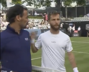 Μεγάλη ένταση σε αγώνα τένις - «Κοίταξέ με, γουρούνι» (video)