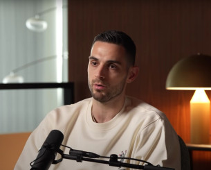 Παπαπέτρου: «Όταν υπέγραψα με τον Παναθηναϊκό, οπαδοί του Ολυμπιακού ήρθαν κάτω από το σπίτι μου» (video)