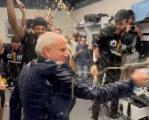 Οι παίκτες της Παρτιζάν δεν λυπήθηκαν το «ακριβό κοστούμι» του Ομπράντοβιτς (video)