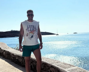 Στιγμές χαλάρωσης για Ιωαννίδη και Βουλγαράκη στην Κύθνο