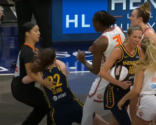 Το τρομερό ξύλο στην Κλαρκ και η ατάκα της στους δημοσιογράφους (video)