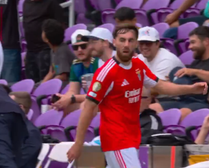 Επεισόδιο ανάμεσα σε Κοκτσού και Λαζ την ώρα που βγήκε αλλαγή ο Τούρκος