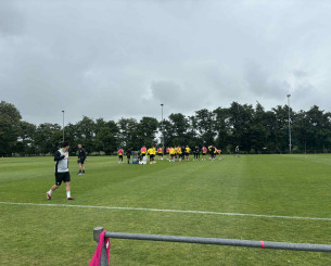 Βροχή και… ιδανική δροσιά για την ΑΕΚ στην Ολλανδία (video)