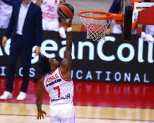 Η Χάποελ του Ιτούδη θέλει τον Κρις Τζόουνς - Τι ισχύει με το συμβόλαιο του Αμερικανού