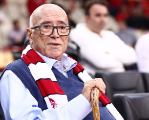 Εφοπλιστής, ναυπηγός και φυσιολάτρης: Αυτός είναι ο Παναγιώτης Τσάκος, νέος χορηγός του Ολυμπιακού