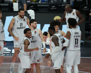 Η Παρί του Σπλίτερ έγραψε ένα «χρυσό» κεφάλαιο στην ιστορία της - Φιέστα και... βασιλιάς Σορτς