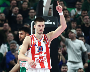 «Συμφώνησαν Ερυθρός Αστέρας-Ολυμπιακός για Πετρούσεφ, θέλει χρόνο ο παίκτης»