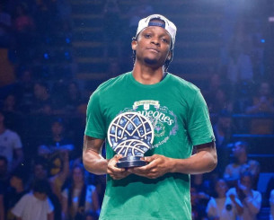 Κάτοικος Βελιγραδίου για χάρη του Ερυθρού Αστέρα ο Κάρτερ