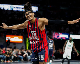 Ο Ερυθρός Αστέρας ανακοίνωσε με κάθε επισημότητα την απόκτηση του Μονέκε