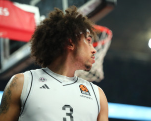 Η Παρί αποχαιρέτησε τον Γουόρντ: Αναμένεται η ανακοίνωσή του από τον Ολυμπιακό