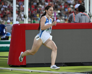 Πανελλήνιο ρεκόρ η 4x400μ μεικτή με την... σπρίντερ Τσουκαλά τέταρτη!