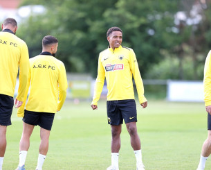 Με Ελίασον και μεγάλη καθυστέρηση η πρώτη προπόνηση της ΑΕΚ στην Ολλανδία (video)