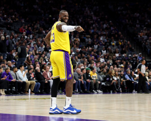 Φίλαθλος των Λέικερς μήνυσε τον ΛεΜπρόν Τζέιμς για το φιάσκο με την «απόφαση των αποφάσεων»