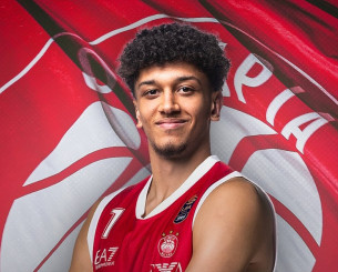 Παίκτης της Αρμάνι ο Κουίν Έλις